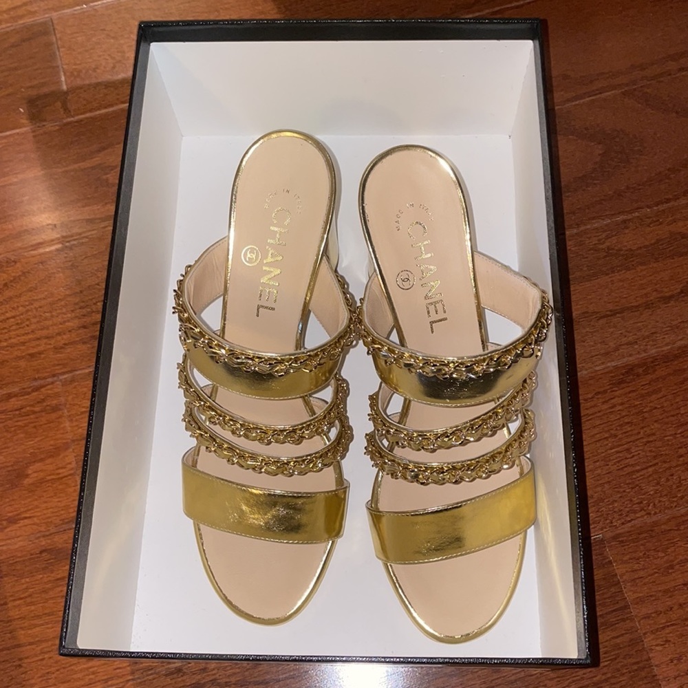 NEW Chanel shoes size 38